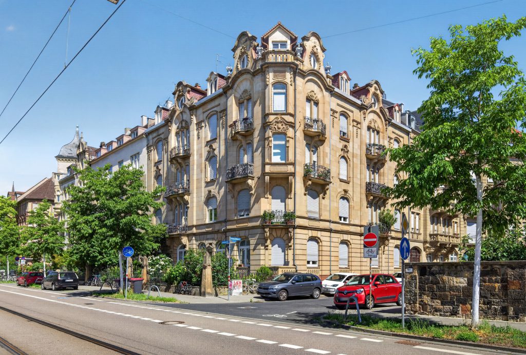 HUST Immobilien GmbH & Co. KG - Immobilienangebot - Karlsruhe / Oststadt - Alle - Bezugsfrei! Dachgeschoss-Juwel im denkmalgeschützten Gründerzeithaus – komplett renoviert