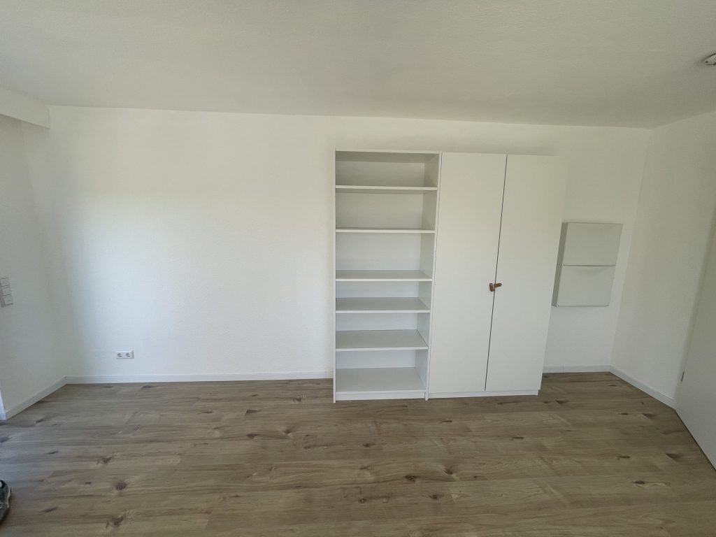 HUST Immobilien GmbH & Co. KG - Immobilienangebot - Karlsruhe / Wolfartsweier - Alle - Helles renoviertes Zimmer in ruhiger 2er-WG mit Mitbewohner (m) in KA-Wolfrasweier!