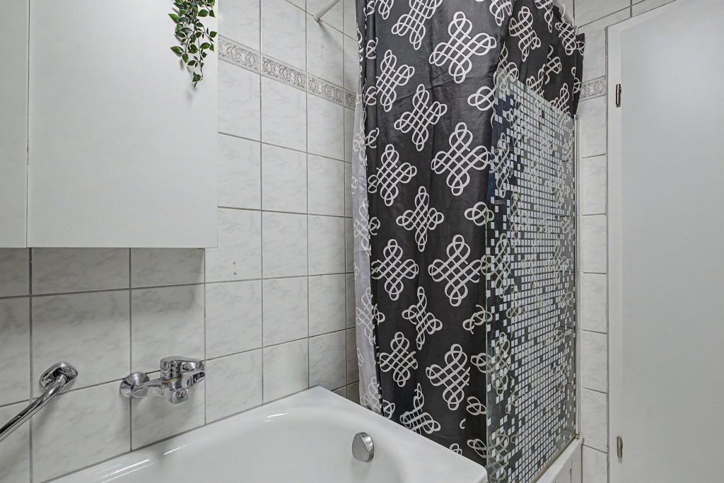 HUST Immobilien GmbH & Co. KG - Immobilienangebot - Rheinstetten / Forchheim - Alle - Vermietete 3-Zimmer-Wohnung mit sonnigem Balkon und TG-Stellplatz in Rheinstetten-Forchheim