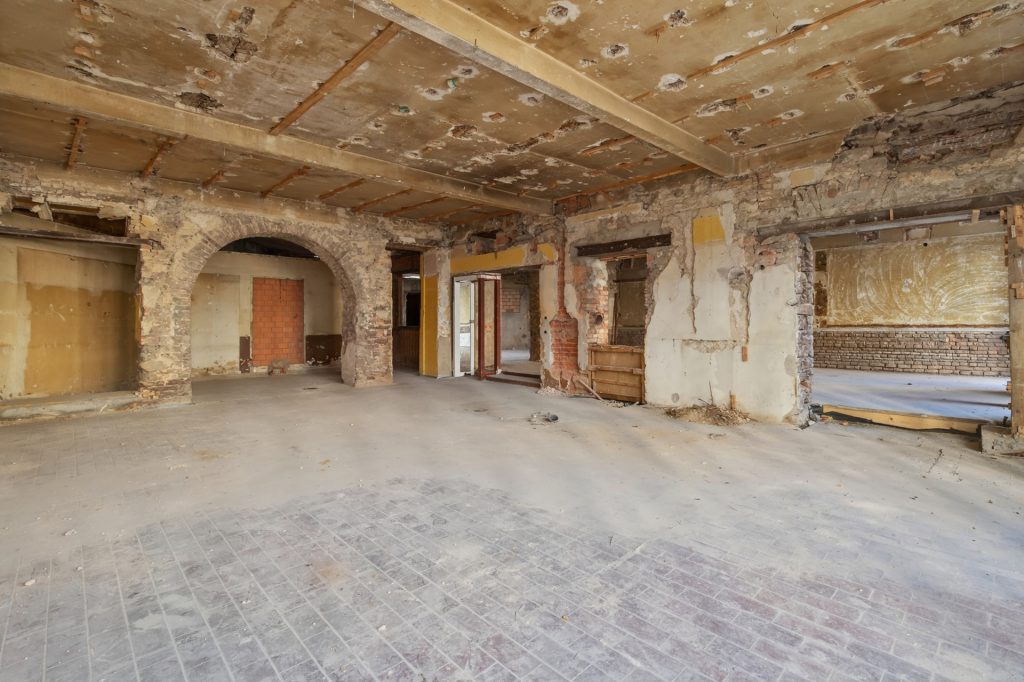 HUST Immobilien GmbH & Co. KG - Immobilienangebot - Karlsruhe - Alle - Eine Ikone erwacht: Der historische „Salmen“ am Karlsruher Ludwigsplatz sucht Visionäre