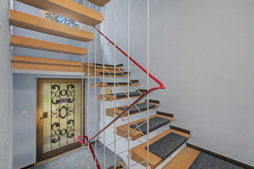 HUST Immobilien GmbH & Co. KG - Immobilienangebot - Karlsruhe - Alle - Mehrfamilienhaus mit Ausbaupotenzial im Dachgeschoss in der Nordweststadt