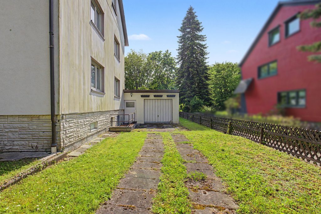HUST Immobilien GmbH & Co. KG - Immobilienangebot - Karlsruhe - Alle - Mehrfamilienhaus mit Ausbaupotenzial im Dachgeschoss in der Nordweststadt