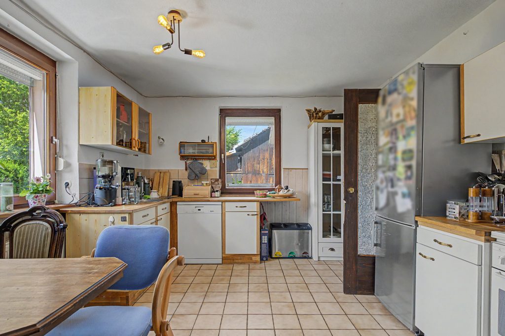 HUST Immobilien GmbH & Co. KG - Immobilienangebot - Malsch - Alle - Charmantes Haus mit großer Scheune und grünem IDYLL – Perfekt für Handwerker und Gartenliebhaber