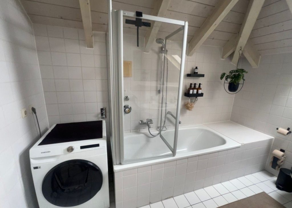 HUST Immobilien GmbH & Co. KG - Immobilienangebot - Rheinstetten - Alle - Helle 3 Zi-Dachgeschoss-Maisonette-Whg. mit Balkon, Fernsicht und Tiefgaragenstellplatz