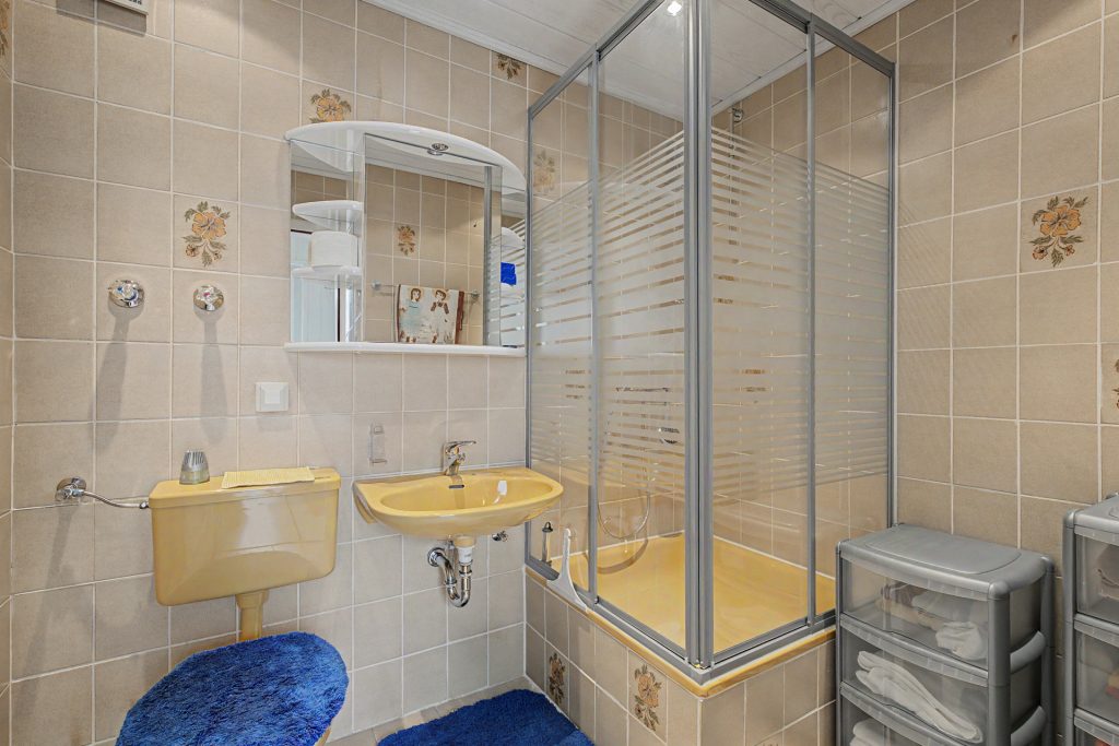 HUST Immobilien GmbH & Co. KG - Immobilienangebot - Ettlingen / Oberweier - Alle - Großzügiges Reihenendhaus mit Garten – ideal für die ganze Familie in Ettlingen-Oberweier
