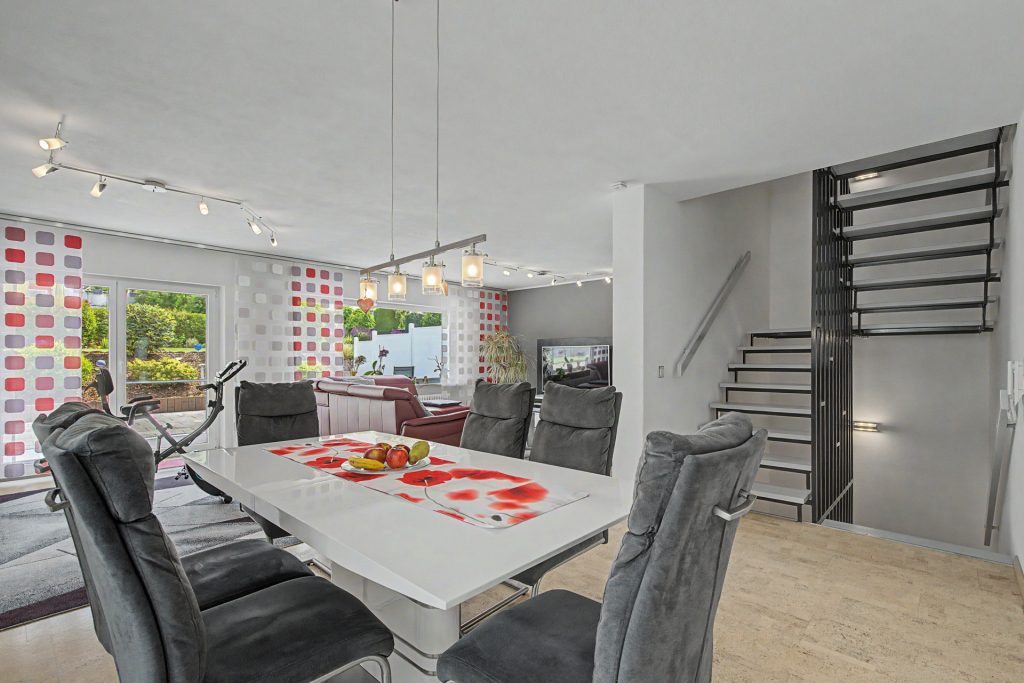 HUST Immobilien GmbH & Co. KG - Immobilienangebot - Ettlingen / Oberweier - Alle - Großzügiges Reihenendhaus mit Garten – ideal für die ganze Familie in Ettlingen-Oberweier