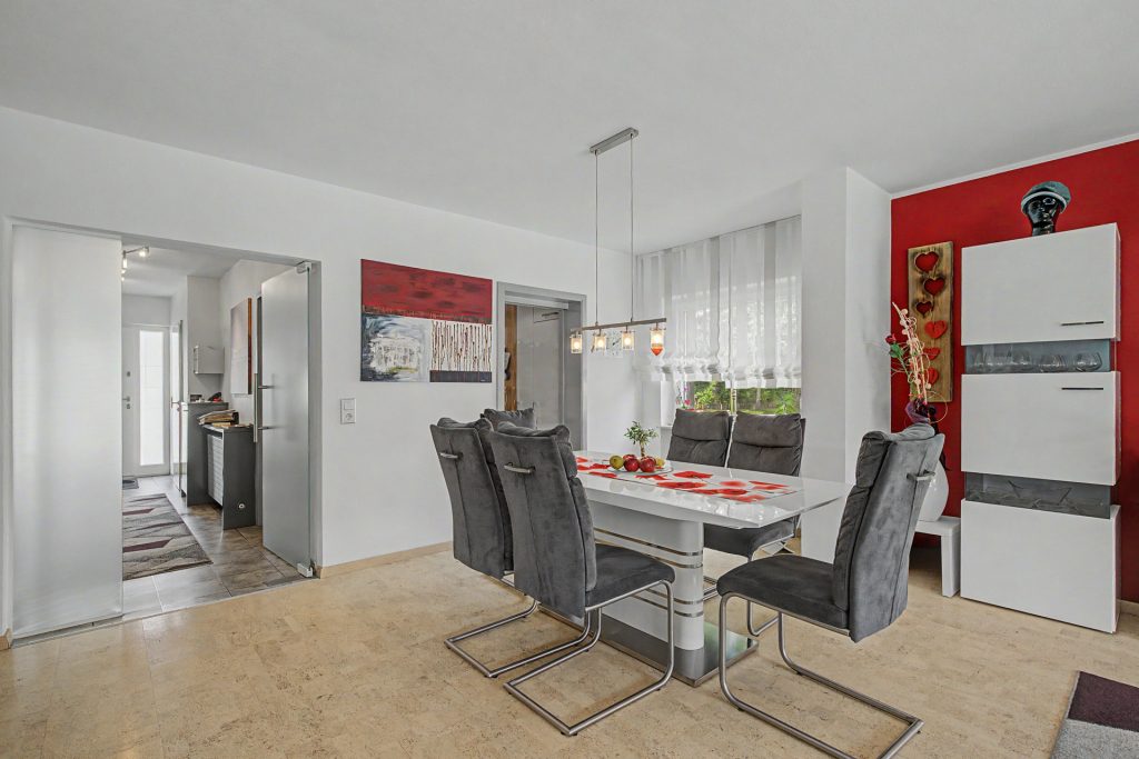 HUST Immobilien GmbH & Co. KG - Immobilienangebot - Ettlingen / Oberweier - Alle - Großzügiges Reihenendhaus mit Garten – ideal für die ganze Familie in Ettlingen-Oberweier