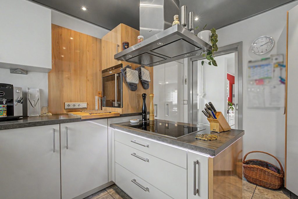 HUST Immobilien GmbH & Co. KG - Immobilienangebot - Ettlingen / Oberweier - Alle - Großzügiges Reihenendhaus mit Garten – ideal für die ganze Familie in Ettlingen-Oberweier