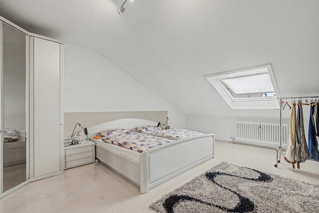 HUST Immobilien GmbH & Co. KG - Immobilienangebot - Ettlingen / Oberweier - Alle - Großzügiges Reihenendhaus mit Garten – ideal für die ganze Familie in Ettlingen-Oberweier