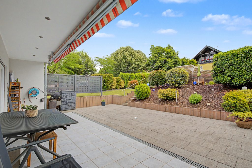 HUST Immobilien GmbH & Co. KG - Immobilienangebot - Ettlingen / Oberweier - Alle - Großzügiges Reihenendhaus mit Garten – ideal für die ganze Familie in Ettlingen-Oberweier