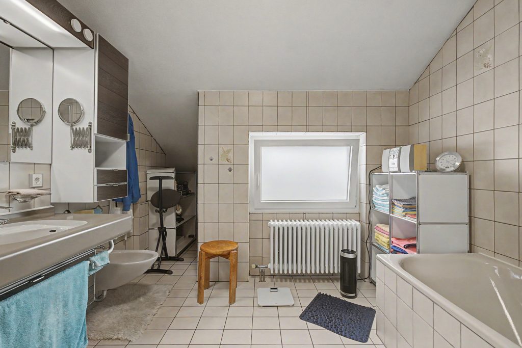 HUST Immobilien GmbH & Co. KG - Immobilienangebot - Ettlingen / Oberweier - Alle - Großzügiges Reihenendhaus mit Garten – ideal für die ganze Familie in Ettlingen-Oberweier
