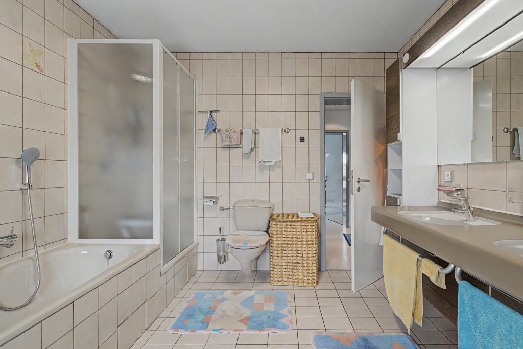 HUST Immobilien GmbH & Co. KG - Immobilienangebot - Ettlingen / Oberweier - Alle - Großzügiges Reihenendhaus mit Garten – ideal für die ganze Familie in Ettlingen-Oberweier