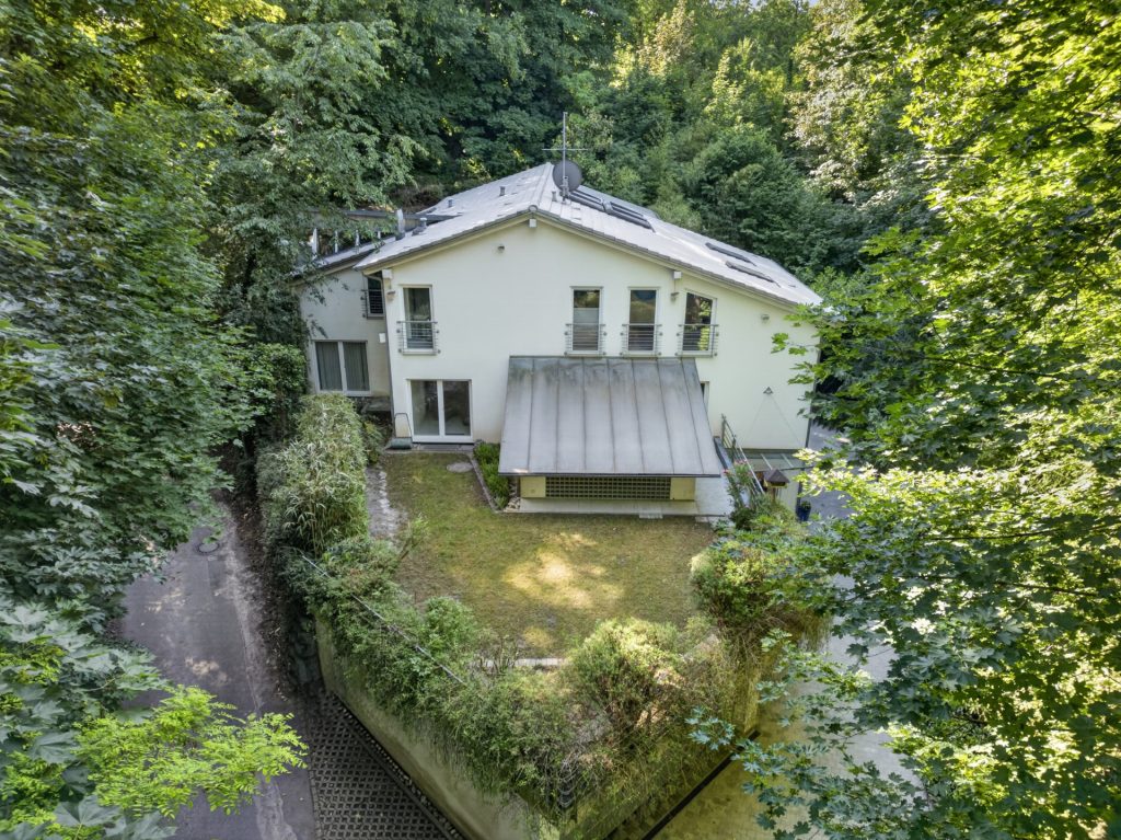 HUST Immobilien GmbH & Co. KG - Immobilienangebot - Karlsruhe / Durlach - Alle - Grüne Oase in Durlach: Platz für Familie, Homeoffice und Mieteinnahmen