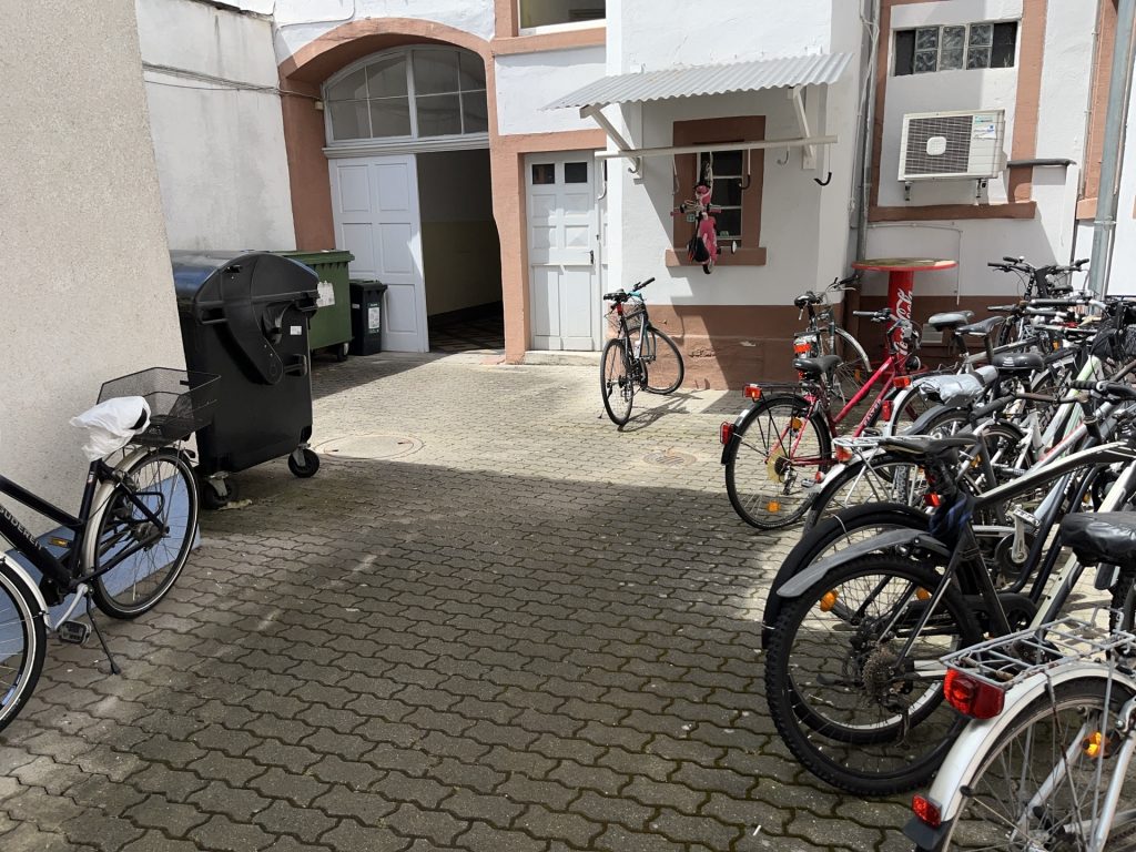 HUST Immobilien GmbH & Co. KG - Immobilienangebot - Karlsruhe - Alle - Ruhiges 1-Zimmer-Apartment mit großem Balkon – Begehrte Innenstadtlage in Karlsruhe