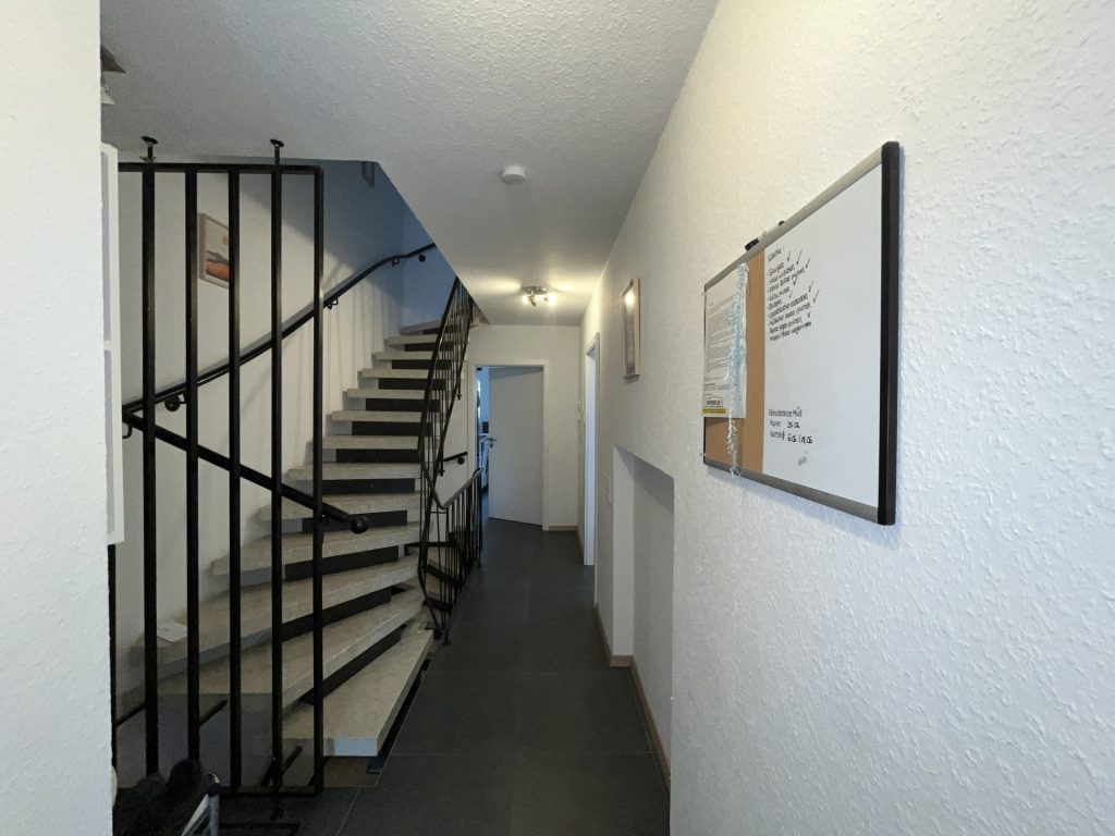 HUST Immobilien GmbH & Co. KG - Immobilienangebot - Karlsruhe - Alle - Großzügiges WG-Zimmer in KA-Daxlanden: Modernes Haus, Garten & tolle Gemeinschaft