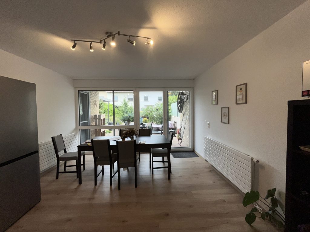 HUST Immobilien GmbH & Co. KG - Immobilienangebot - Karlsruhe - Alle - Großzügiges WG-Zimmer in KA-Daxlanden: Modernes Haus, Garten & tolle Gemeinschaft