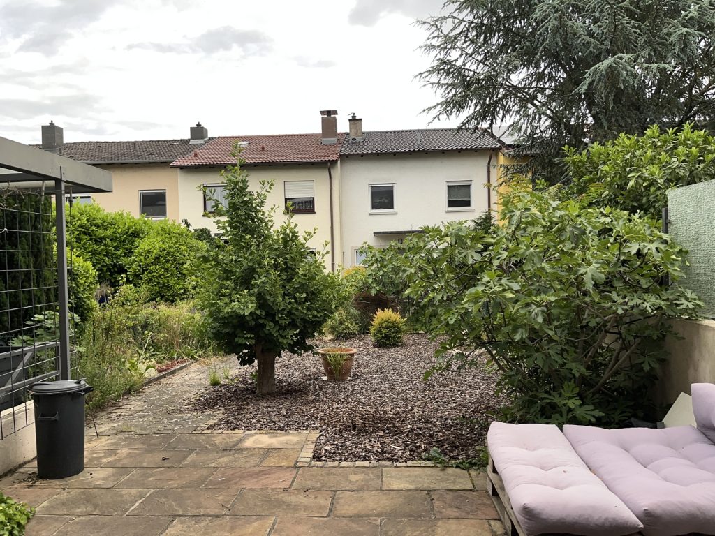 HUST Immobilien GmbH & Co. KG - Immobilienangebot - Karlsruhe - Alle - Großzügiges WG-Zimmer in KA-Daxlanden: Modernes Haus, Garten & tolle Gemeinschaft
