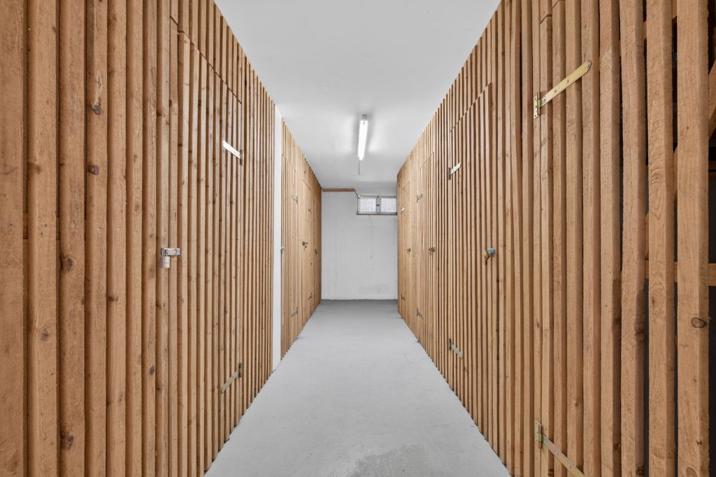 HUST Immobilien GmbH & Co. KG - Immobilienangebot - Karlsruhe / Knielingen - Wohnungen - Sofort einziehen und ankommen – gepflegte 3-Zimmer-Wohnung mit 2 Balkonen, Aufzug und Stellplatz
