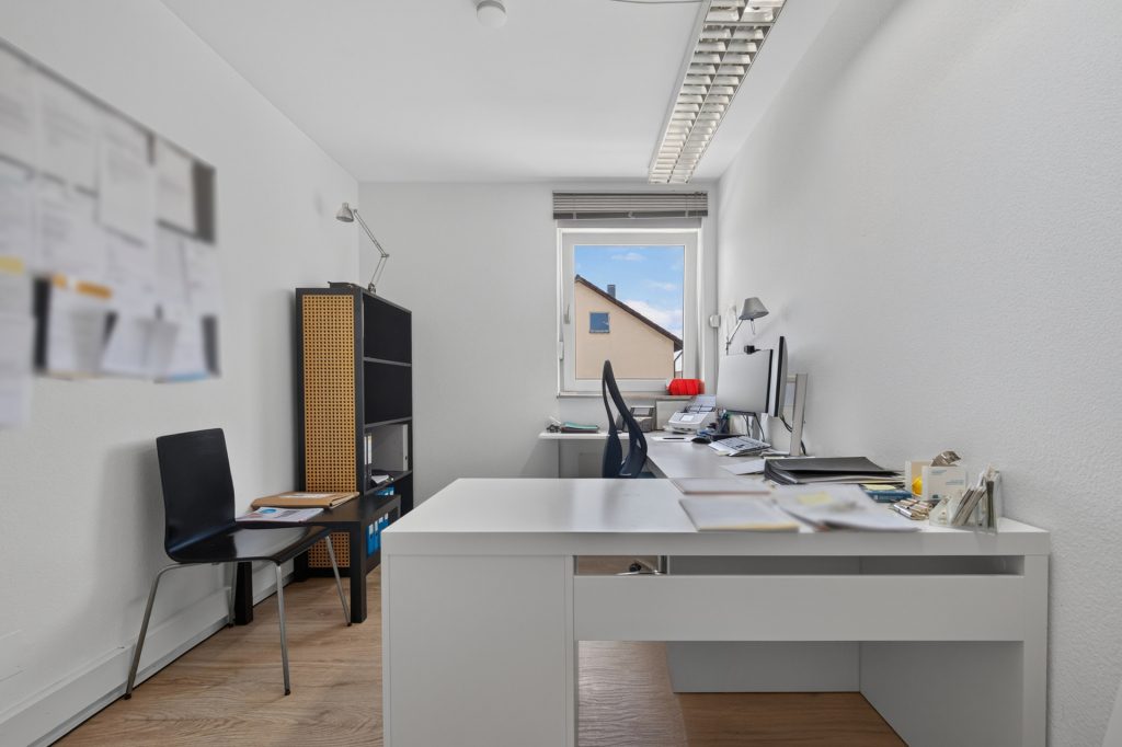 HUST Immobilien GmbH & Co. KG - Immobilienangebot - Rheinstetten - Alle - Großzügig, hell, gepflegt: ca. 160 m² mit Balkon & 3 Stellplätzen in Rheinstetten-Mörsch