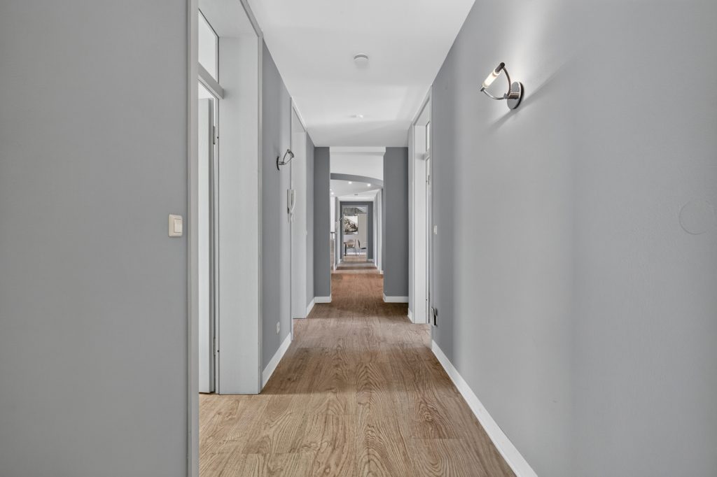 HUST Immobilien GmbH & Co. KG - Immobilienangebot - Rheinstetten - Alle - Großzügig, hell, gepflegt: ca. 160 m² mit Balkon & 3 Stellplätzen in Rheinstetten-Mörsch