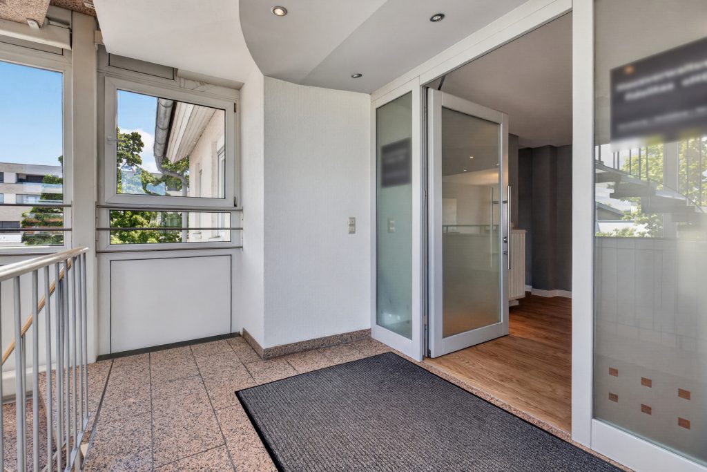 HUST Immobilien GmbH & Co. KG - Immobilienangebot - Rheinstetten - Alle - Großzügig, hell, gepflegt: ca. 160 m² mit Balkon & 3 Stellplätzen in Rheinstetten-Mörsch