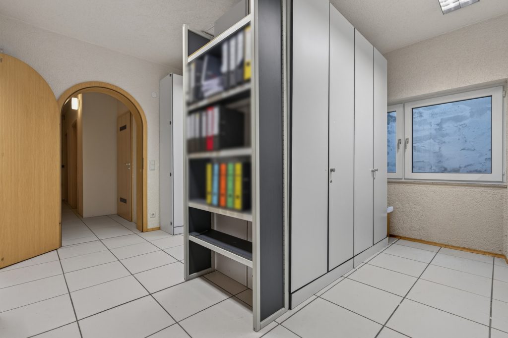 HUST Immobilien GmbH & Co. KG - Immobilienangebot - Rheinstetten - Alle - Großzügig, hell, gepflegt: ca. 160 m² mit Balkon & 3 Stellplätzen in Rheinstetten-Mörsch