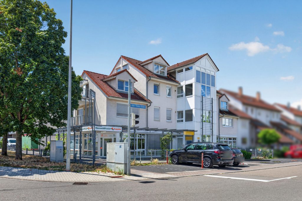 HUST Immobilien GmbH & Co. KG - Immobilienangebot - Rheinstetten - Alle - Großzügig, hell, gepflegt: ca. 160 m² mit Balkon & 3 Stellplätzen in Rheinstetten-Mörsch