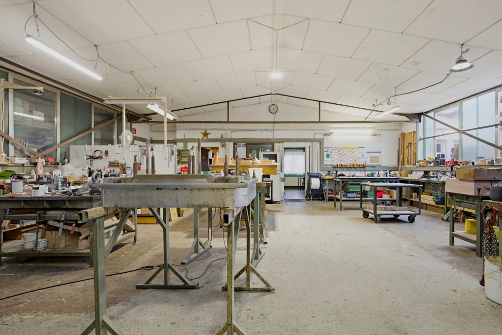 HUST Immobilien GmbH & Co. KG - Immobilienangebot - Karlsbad / Ittersbach - Alle - Zukunftssicheres Gewerbe-Investment: Hallenkomplex mit flexiblen Nutzungsperspektiven