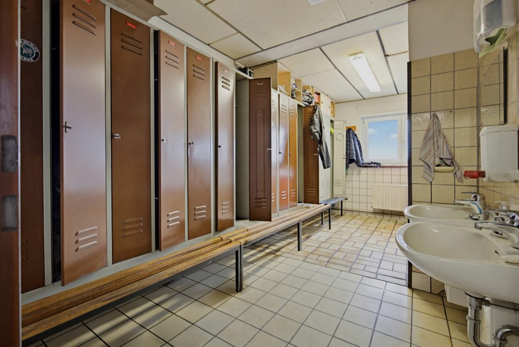 HUST Immobilien GmbH & Co. KG - Immobilienangebot - Karlsbad / Ittersbach - Alle - Zukunftssicheres Gewerbe-Investment: Hallenkomplex mit flexiblen Nutzungsperspektiven