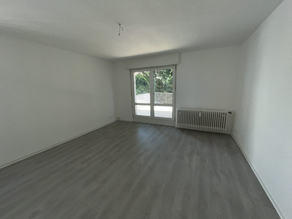 HUST Immobilien GmbH & Co. KG - Immobilienangebot - Karlsruhe - Alle - Frisch saniertes 1-Zimmer-Apartment mit großer Terrasse – Ruhige Oase in Innenstadtlage