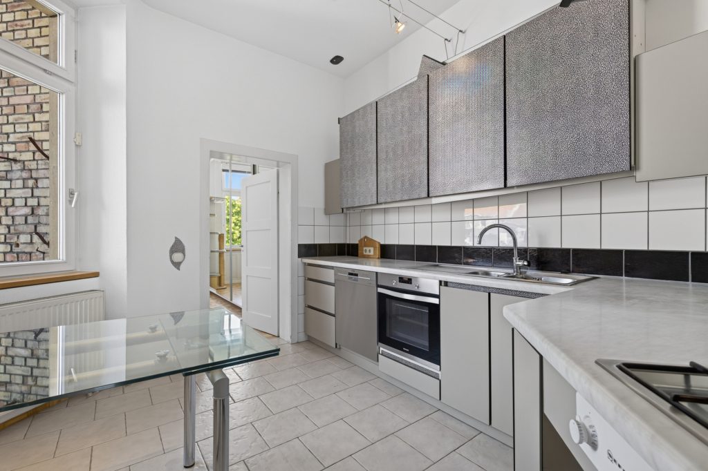 HUST Immobilien GmbH & Co. KG - Immobilienangebot - Karlsruhe-Mühlburg - Wohnungen - Bezugsfreie 3-Zimmer-Wohnung mit Altbauflair in Mühlburg