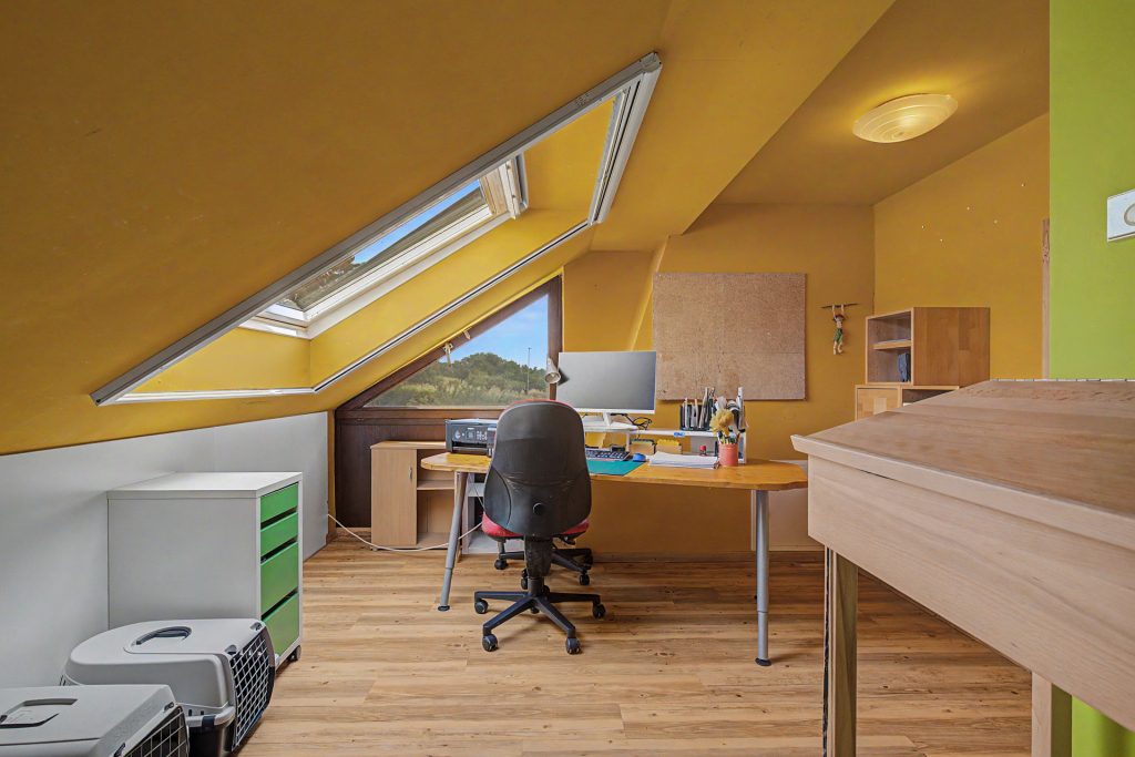 HUST Immobilien GmbH & Co. KG - Immobilienangebot - Karlsruhe - Alle - Charmante Doppelhaushälfte in Feldrandlage – Wohnen mit viel Platz und Naturanschluss im Thomashof