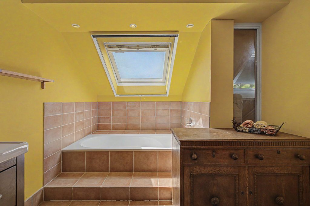 HUST Immobilien GmbH & Co. KG - Immobilienangebot - Karlsruhe - Alle - Charmante Doppelhaushälfte in Feldrandlage – Wohnen mit viel Platz und Naturanschluss im Thomashof
