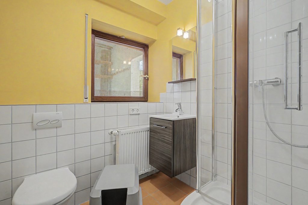 HUST Immobilien GmbH & Co. KG - Immobilienangebot - Karlsruhe - Alle - Charmante Doppelhaushälfte in Feldrandlage – Wohnen mit viel Platz und Naturanschluss im Thomashof