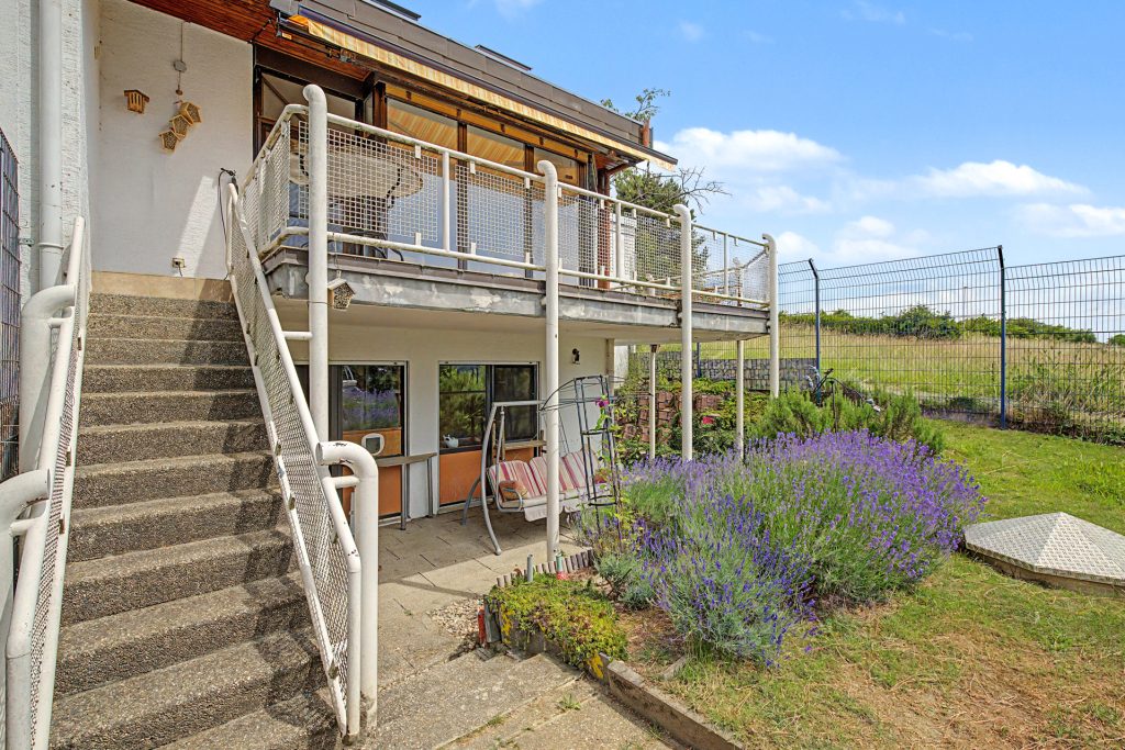 HUST Immobilien GmbH & Co. KG - Immobilienangebot - Karlsruhe - Alle - Charmante Doppelhaushälfte in Feldrandlage – Wohnen mit viel Platz und Naturanschluss im Thomashof