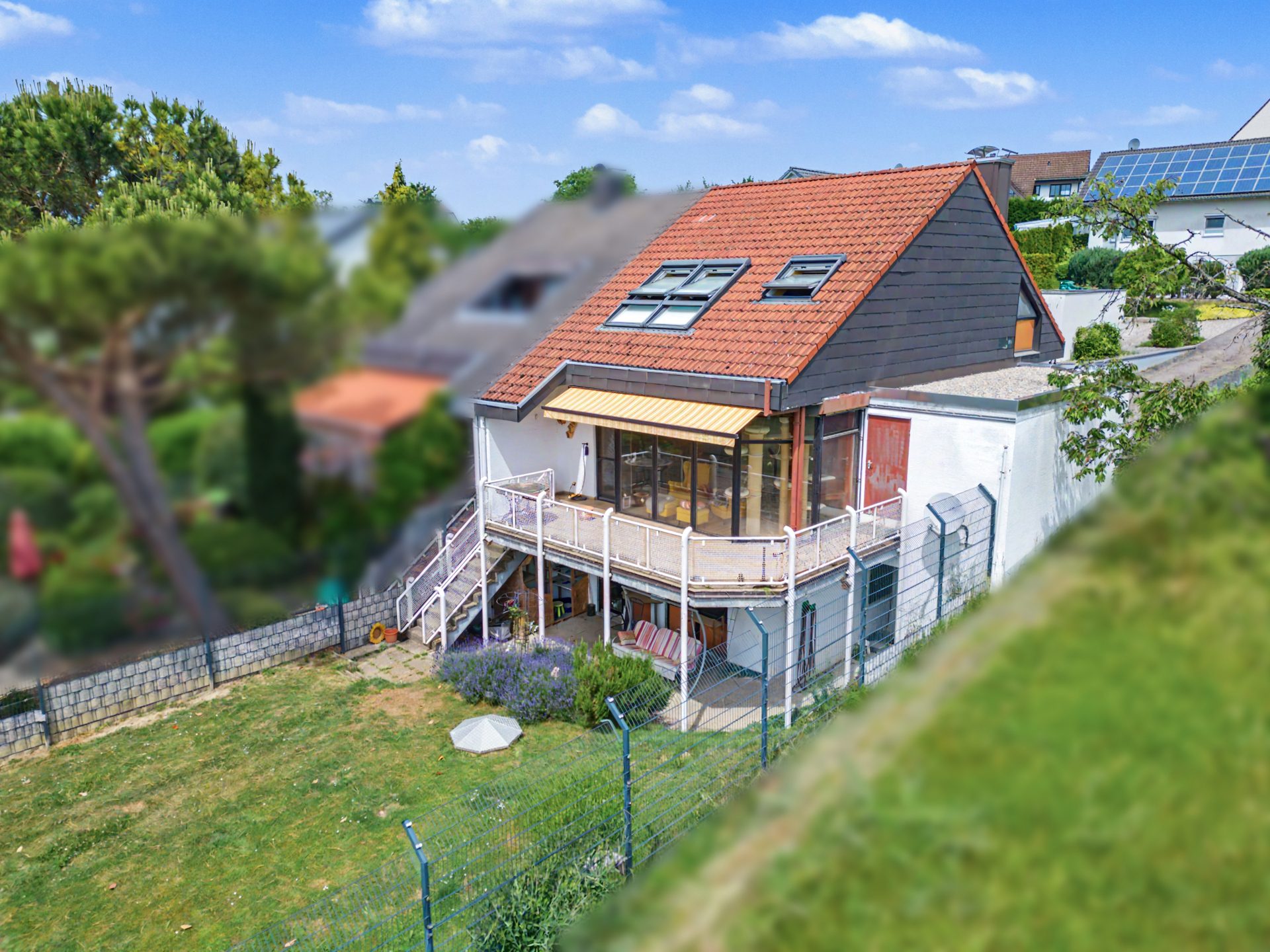 HUST Immobilien GmbH & Co. KG - Immobilienangebot - Karlsruhe - Alle - Charmante Doppelhaushälfte in Feldrandlage – Wohnen mit viel Platz und Naturanschluss im Thomashof