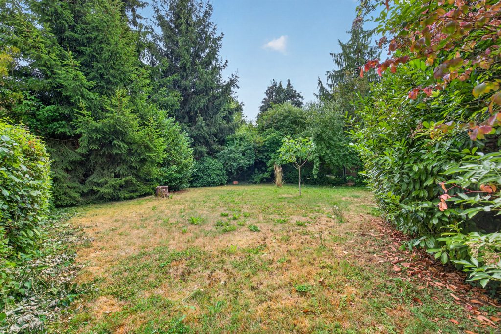 HUST Immobilien GmbH & Co. KG - Immobilienangebot - Karlsruhe-Rüppurr - Häuser - Solide Kapitalanlage in gefragter Karlsruher Wohnlage - 4-Familienhaus mit 2 Garagen
