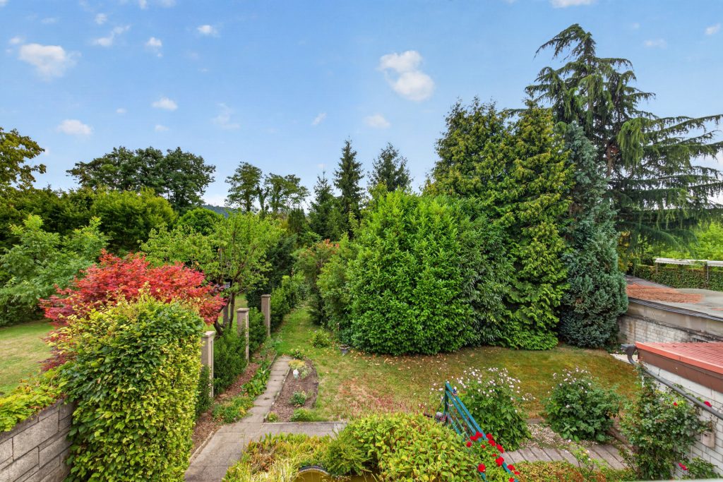 HUST Immobilien GmbH & Co. KG - Immobilienangebot - Karlsruhe-Rüppurr - Häuser - Solide Kapitalanlage in gefragter Karlsruher Wohnlage - 4-Familienhaus mit 2 Garagen