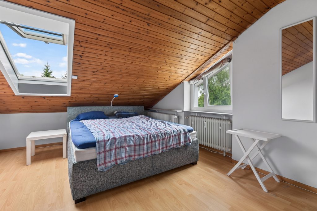 HUST Immobilien GmbH & Co. KG - Immobilienangebot - Karlsruhe-Rüppurr - Häuser - Solide Kapitalanlage in gefragter Karlsruher Wohnlage - 4-Familienhaus mit 2 Garagen