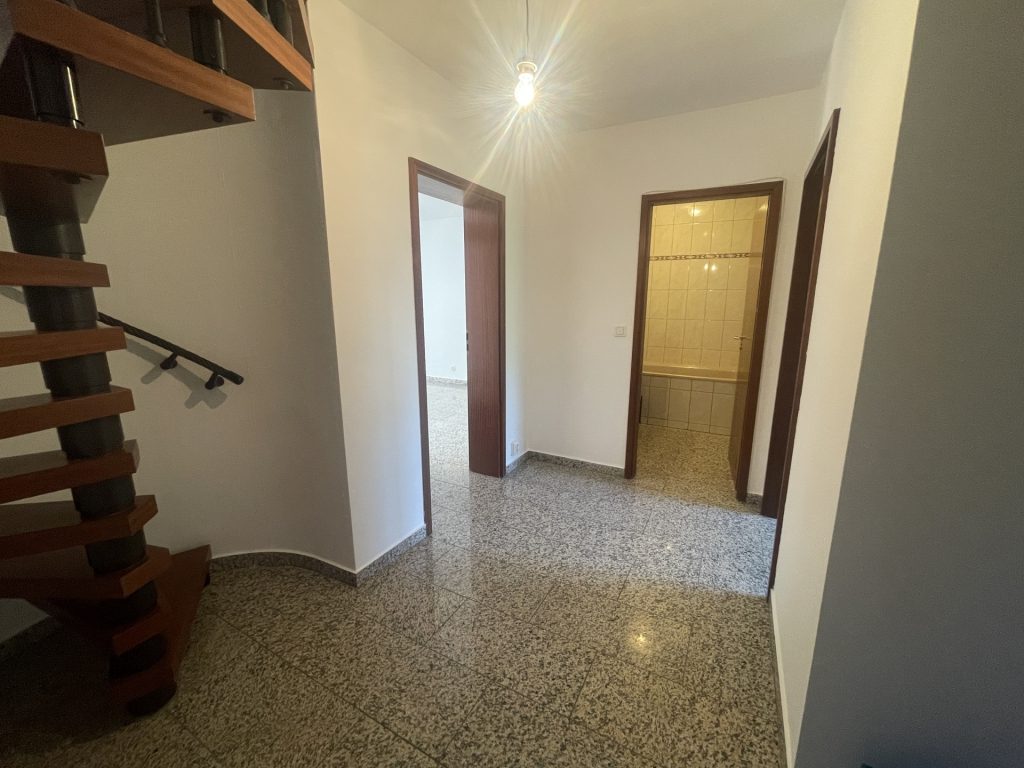 HUST Immobilien GmbH & Co. KG - Immobilienangebot - Karlsruhe / Aue - Alle - Viel Platz zum Wohlfühlen: Charmante 4-Zimmer-Maisonette mit Garten und Tiefgarage in Durlach-Aue