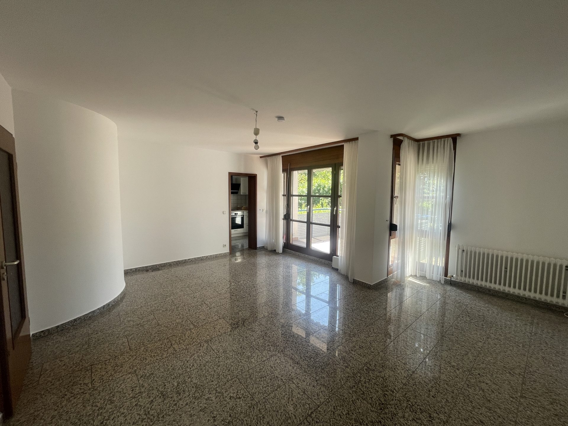 HUST Immobilien GmbH & Co. KG - Immobilienangebot - Karlsruhe / Aue - Alle - Viel Platz zum Wohlfühlen: Charmante 4-Zimmer-Maisonette mit Garten und Tiefgarage in Durlach-Aue