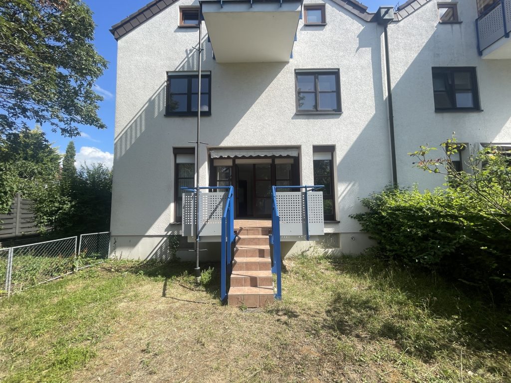 HUST Immobilien GmbH & Co. KG - Immobilienangebot - Karlsruhe / Aue - Alle - Viel Platz zum Wohlfühlen: Charmante 4-Zimmer-Maisonette mit Garten und Tiefgarage in Durlach-Aue