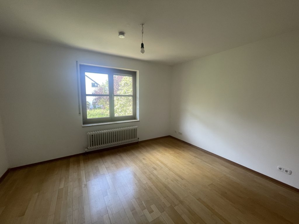 HUST Immobilien GmbH & Co. KG - Immobilienangebot - Karlsruhe / Aue - Alle - Viel Platz zum Wohlfühlen: Charmante 4-Zimmer-Maisonette mit Garten und Tiefgarage in Durlach-Aue