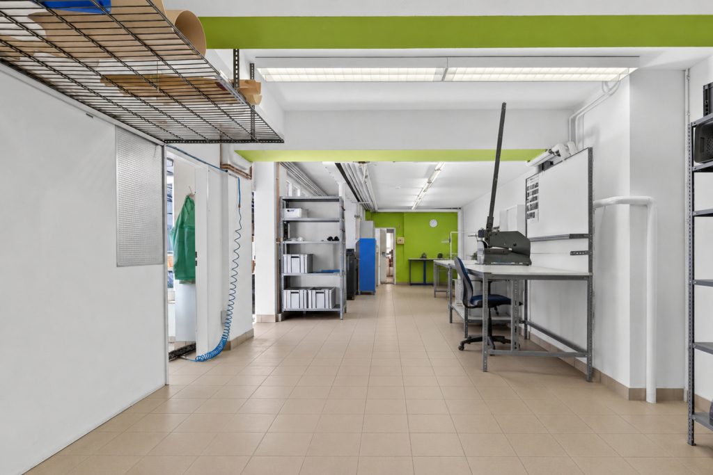 HUST Immobilien GmbH & Co. KG - Immobilienangebot - Karlsruhe / Aue - Alle - Anpacken, loslegen, ankommen: ca. 147 m² Lager & Werkstatt in Durlach-Aue