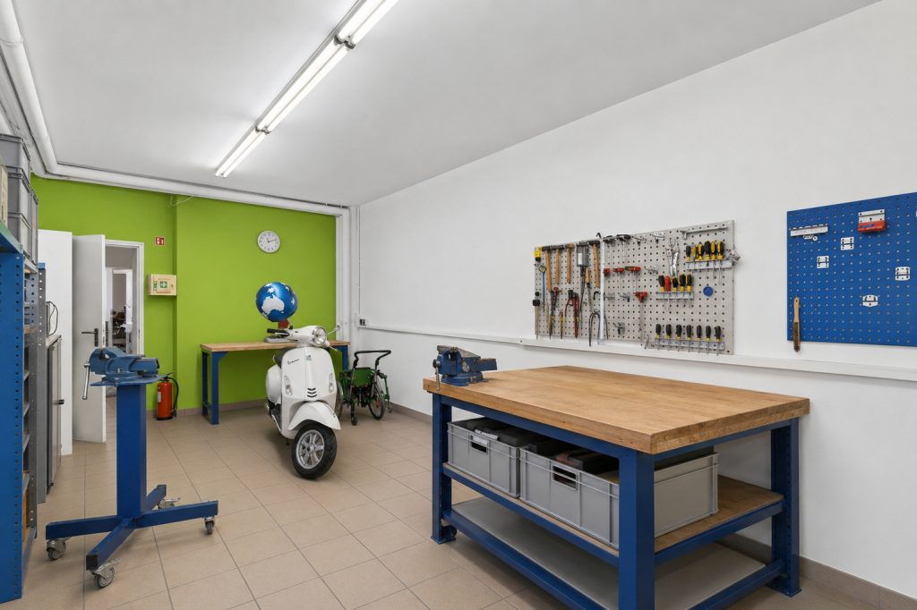 HUST Immobilien GmbH & Co. KG - Immobilienangebot - Karlsruhe / Aue - Alle - Anpacken, loslegen, ankommen: ca. 147 m² Lager & Werkstatt in Durlach-Aue
