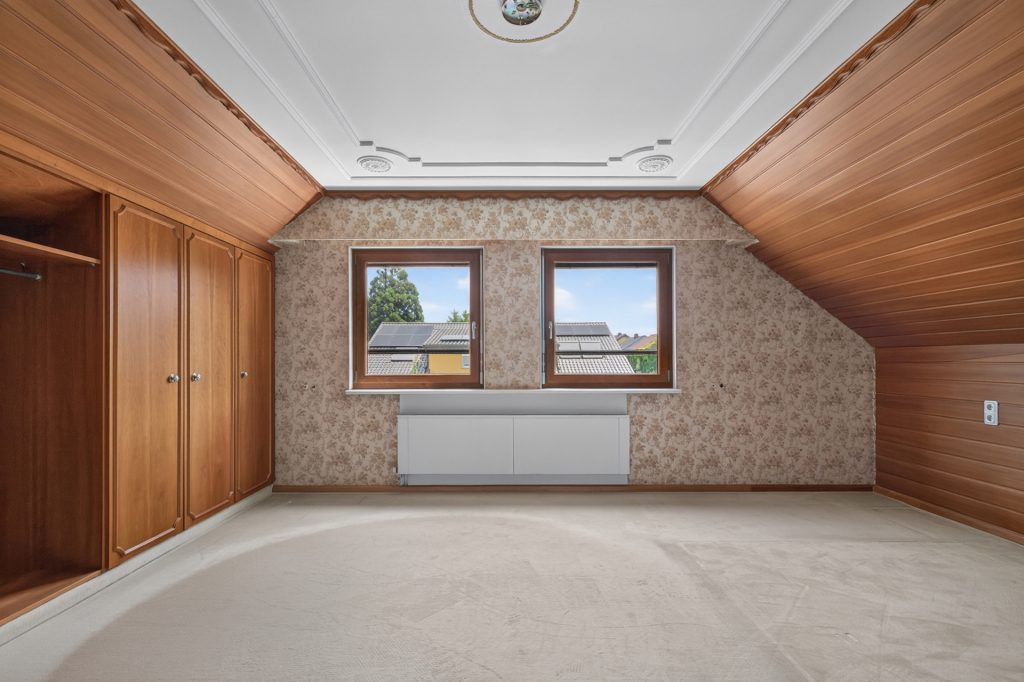 HUST Immobilien GmbH & Co. KG - Immobilienangebot - Eggenstein-Leopoldshafen - Alle - Viel Platz für die Familie: Haus mit Garten und Garage auf Eckgrundstück in Eggenstein