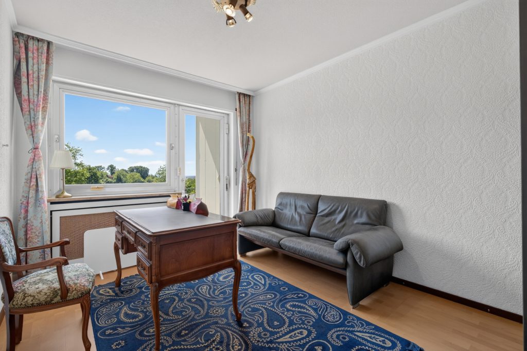 HUST Immobilien GmbH & Co. KG - Immobilienangebot - Baden-Baden - Alle - Ein Zuhause zum Durchatmen – Panoramavilla in erhöhter Waldrandlage