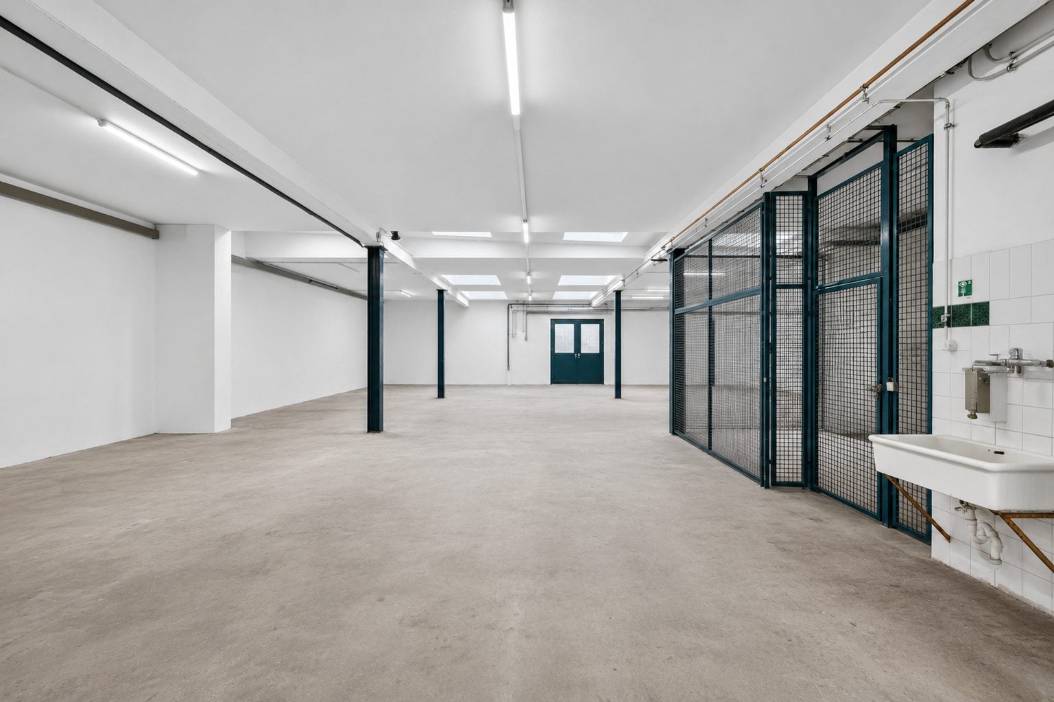 HUST Immobilien GmbH & Co. KG - Immobilienangebot - Karlsruhe - Alle - Attraktive Gewerbehalle in der Karlsruher Oststadt – ca. 240 m² ab sofort zu vermieten