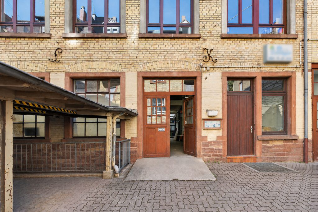 HUST Immobilien GmbH & Co. KG - Immobilienangebot - Karlsruhe - Alle - Attraktive Gewerbehalle in der Karlsruher Oststadt – ca. 240 m² ab sofort zu vermieten