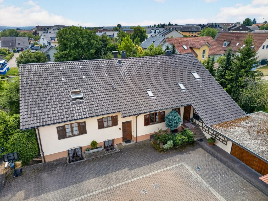 HUST Immobilien GmbH & Co. KG - Immobilienangebot - Neulingen - Alle - Landhaus-Idyll mit parkähnlichem Garten – rund 333 m² Wohn- und Nutzfläche zum Wohnen und Arbeiten